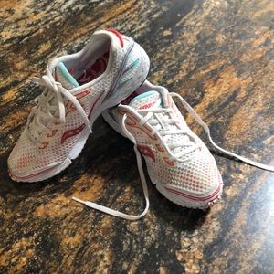 Saucony mesh sneakers